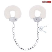 Белые меховые оковы на сцепке с ключиками - Notabu - купить с доставкой во Владикавказе