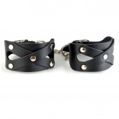 Черные кожаные наручники  Цезарь  с цепочкой на карабинах - Sitabella - купить с доставкой во Владикавказе