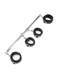 Две пары черных фиксаторов для рук и ног на металлической распорке Spreader Bar - Lux Fetish - купить с доставкой во Владикавказе