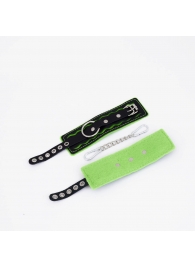 Черно-зеленые кожаные наручники с зеленой строчкой - Crazy Handmade - купить с доставкой во Владикавказе