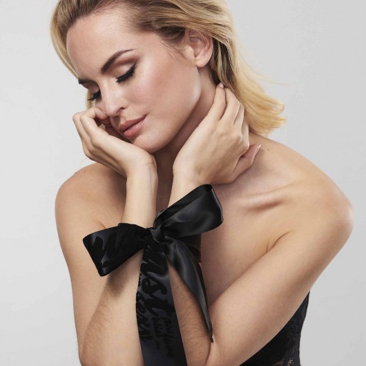 Черные ленты для связывания SILKY SENSUAL HANDCUFFS - Bijoux Indiscrets - купить с доставкой во Владикавказе