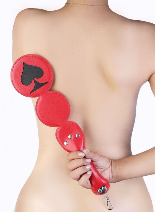 Шлёпалка  Пики  с анальным плагом - LOVETOY (А-Полимер) - купить с доставкой во Владикавказе