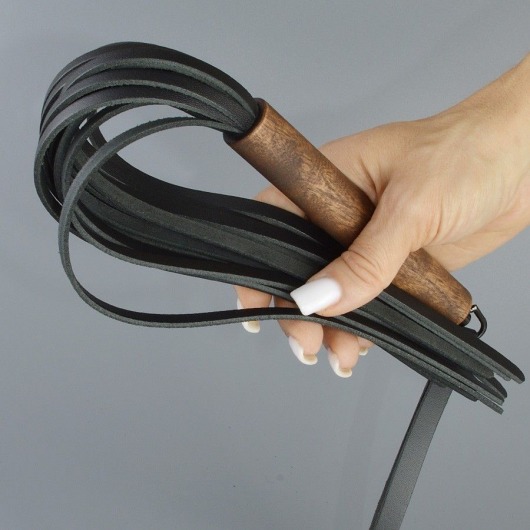 Черная кожаная плеть с деревянной рукоятью - 44 см. - Sitabella - купить с доставкой во Владикавказе