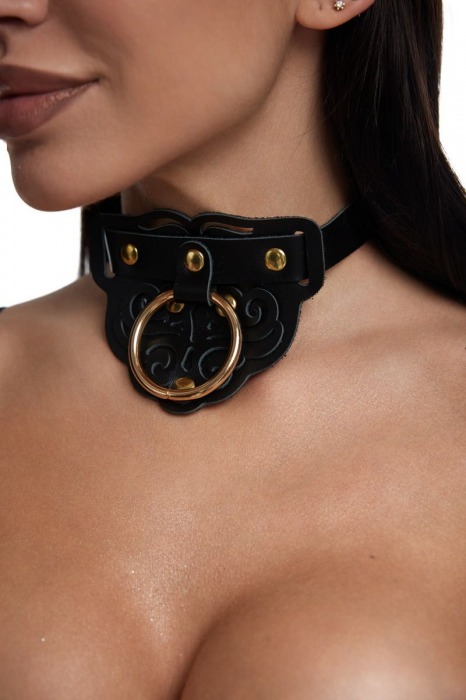 Черный фигурный кожаный ошейник с золотистой фурнитурой - Crazy Handmade - купить с доставкой во Владикавказе
